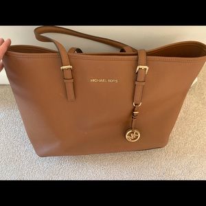 Michael Kors Jet Set Large Tote